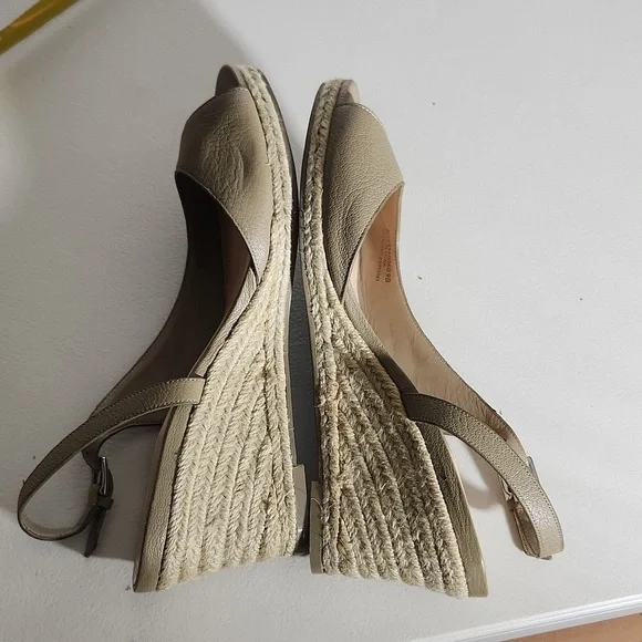 Cole Haan Womens Wedge Heels Size 9 shoes has flaw - Picture 9 of 16